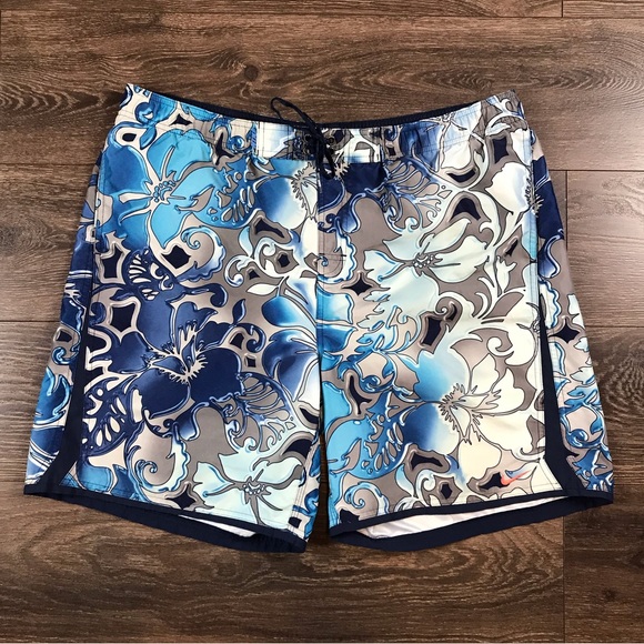 Nike Tropical Hawaiian Floral Swim Shorts Mens Ocean Wave Blue Swim Trunks Sz XL - Picture 1 of 6